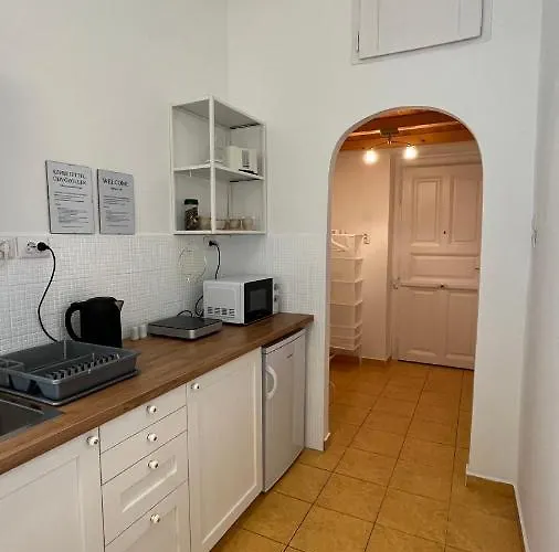 Christie's Downtown Apartament *